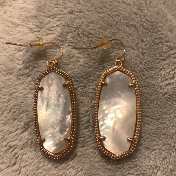 Kendra Scott Elle Rose Gold Drop Earrings in Ivory Mother-of-Pearl - Picture 4 of 8